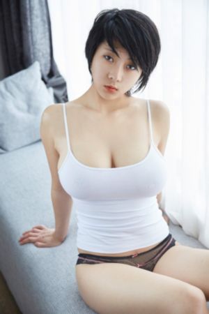 丰富漂亮的岳拇