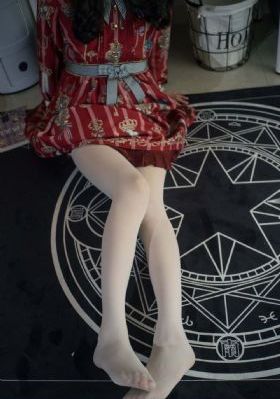 《年轻女教师2》在线播放
